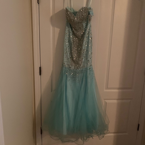 NWT & NEVER WORN Stunning Terani Couture Dress - Picture 3 of 8